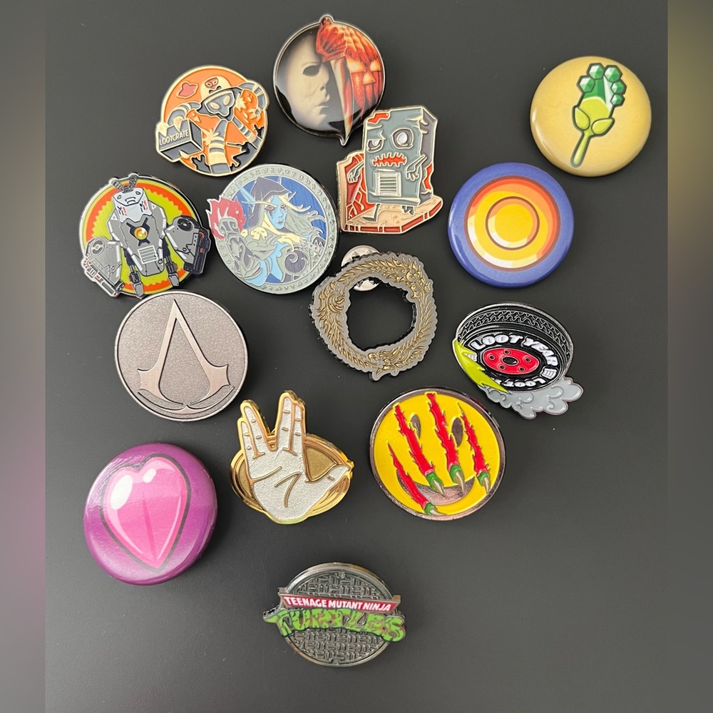 Lootcrate pin assortment of 14